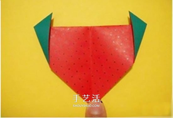 儿童折纸草莓的教程 简单草莓怎么折图解 -  www.shouyihuo.com