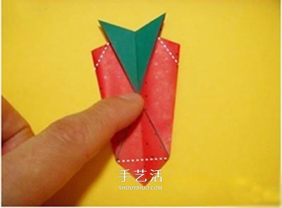 儿童折纸草莓的教程 简单草莓怎么折图解 -  www.shouyihuo.com