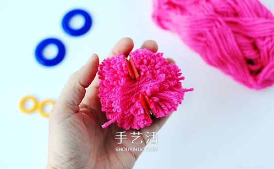 情人节包装装饰自己做！DIY温暖毛线球的做法 -  www.shouyihuo.com