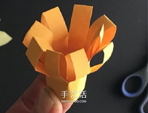 手工卡纸花的做法图解 幼儿制作立体花朵教程 -  www.shouyihuo.com
