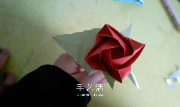 LS玫瑰花的折法图解 手工怎么折LS玫瑰步骤 -  www.shouyihuo.com
