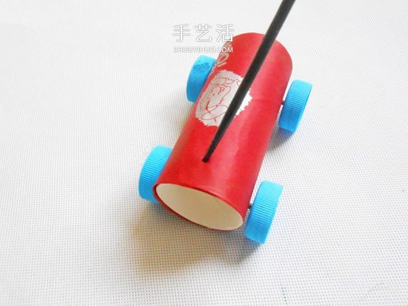 幼兒園玩具跑車的做法 DIY捲紙筒賽車的方法