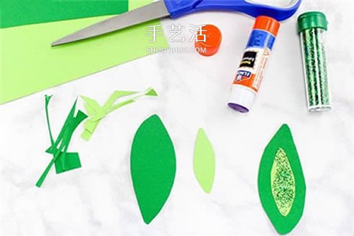 卷纸筒变废为宝做小花 幼儿手工立体小花DIY -  www.shouyihuo.com