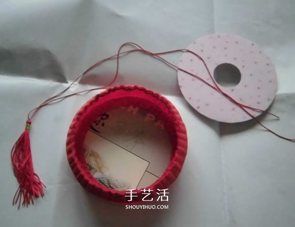 用纸怎么折花灯图解 圆柱形纸宫灯制作方法 -  www.shouyihuo.com