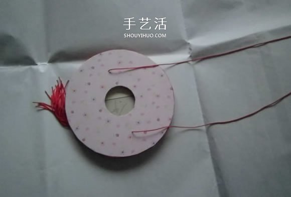 用纸怎么折花灯图解 圆柱形纸宫灯制作方法 -  www.shouyihuo.com