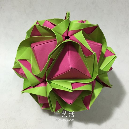 怎么折纸花球的图解教程 折一个挂起来当装饰 -  www.shouyihuo.com