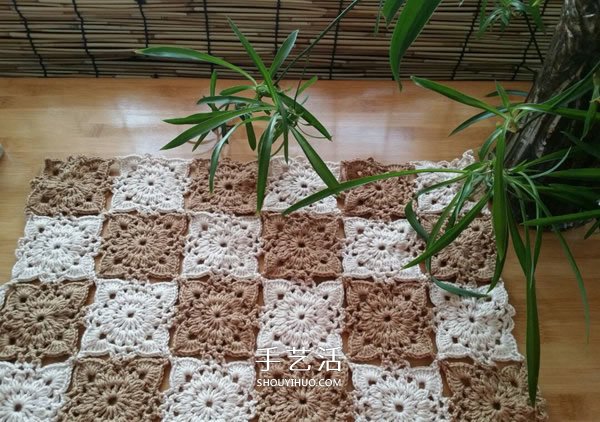 由单元花组合而成！手工钩针编织漂亮毯子图解 -  www.shouyihuo.com