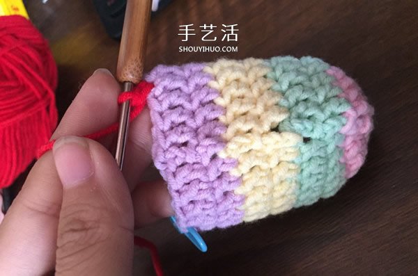 如糖果般甜美！适合半岁宝宝的袜子钩针编织 -  www.shouyihuo.com