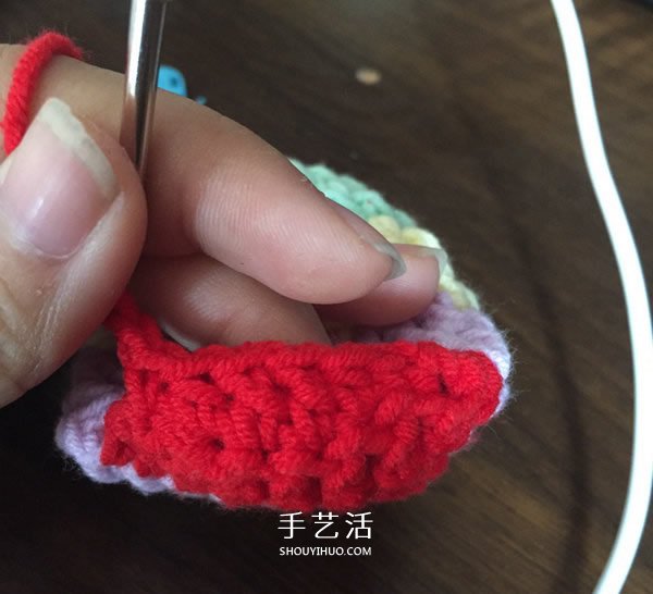 如糖果般甜美！适合半岁宝宝的袜子钩针编织 -  www.shouyihuo.com