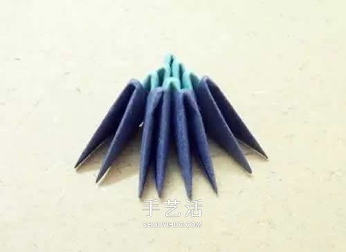 三角插小鱼折法图解 简单热带小鱼用三角插做 -  www.shouyihuo.com