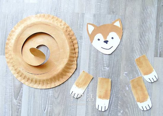 可爱小狐狸挂饰制作 用纸盘做弹簧狐狸的方法 -  www.shouyihuo.com