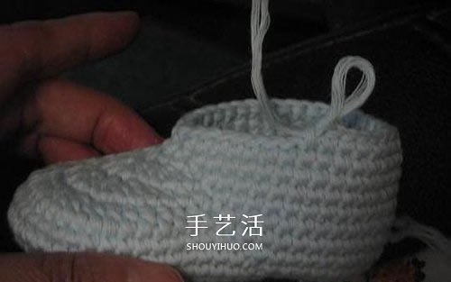 宝宝保暖毛线鞋的编法 手工编织婴儿鞋图解 -  www.shouyihuo.com