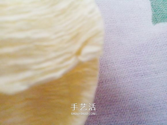 超像蛋糕的花朵！皱纹纸手工制作蛋糕花图解 -  www.shouyihuo.com