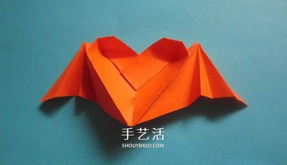 会飞的心折纸图解教程 折纸爱心的折法带翅膀 -  www.shouyihuo.com