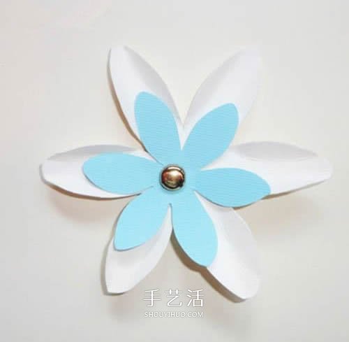 幼儿园母亲节手工制作 用卡纸手工做爱心花 -  www.shouyihuo.com