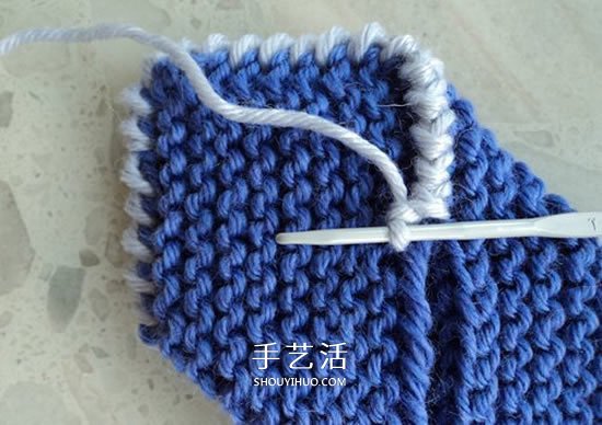 两种毛线搭配 手工编织漂亮地板鞋的织法图解 -  www.shouyihuo.com