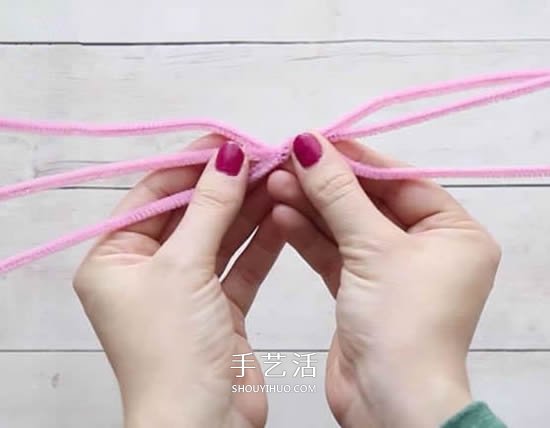 幼儿园手工做小白兔 用纸盘制作兔子的方法 -  www.shouyihuo.com