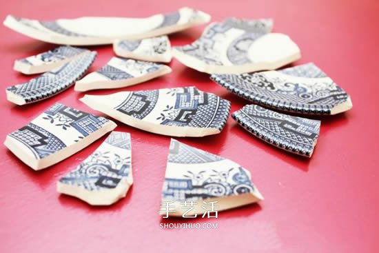 精美陶瓷盘掉地上 那就把它做成唯一的首饰吧！ -  www.shouyihuo.com