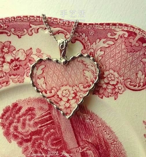 精美陶瓷盘掉地上 那就把它做成唯一的首饰吧！ -  www.shouyihuo.com