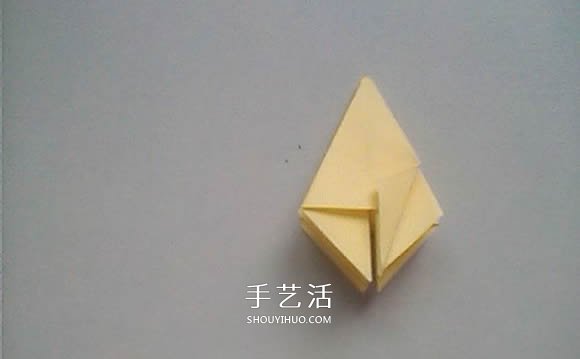 婚礼上的用花 立体百合的折纸方法图解过程 -  www.shouyihuo.com