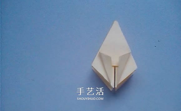 婚礼上的用花 立体百合的折纸方法图解过程 -  www.shouyihuo.com