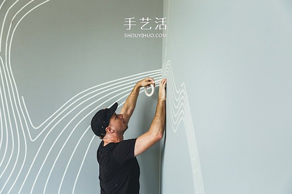 胶带就是我的画笔！用胶带粘贴而成的街头涂鸦 -  www.shouyihuo.com