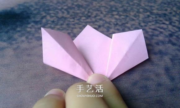 肯定学得会！超简单五瓣樱花的折纸方法步骤 -  www.shouyihuo.com