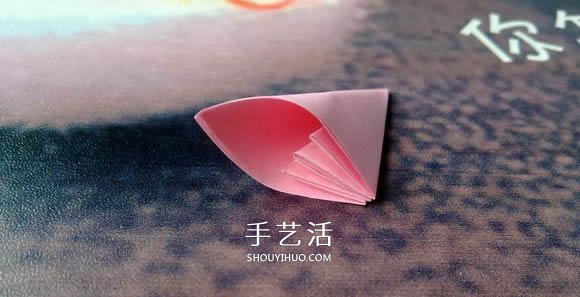 肯定学得会！超简单五瓣樱花的折纸方法步骤 -  www.shouyihuo.com