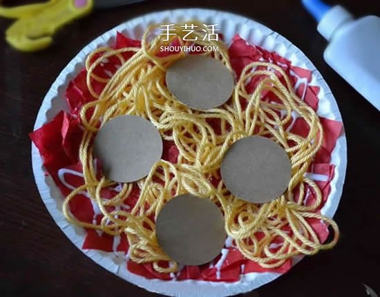 自己动手做意大利面！儿童纸盘做面条的小制作 -  www.shouyihuo.com