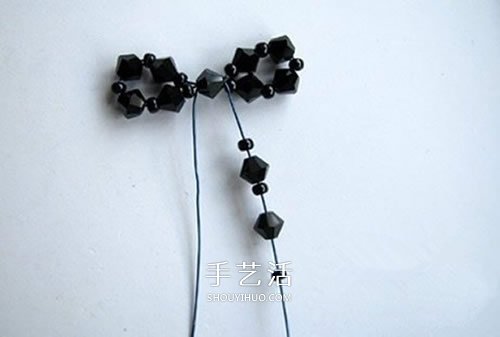 简单入门容易学！手工串珠蝴蝶戒指的做法 -  www.shouyihuo.com