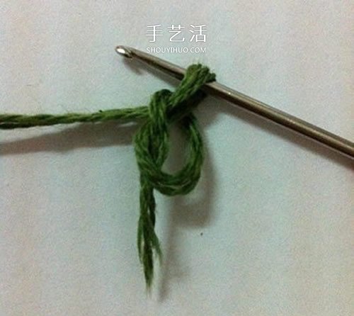 毛线编织莲花胸针的方法 钩针荷花胸花的编法 -  www.shouyihuo.com