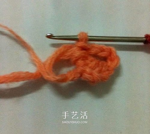 毛线编织莲花胸针的方法 钩针荷花胸花的编法 -  www.shouyihuo.com