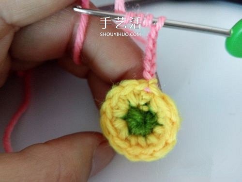 超可爱毛线小花的钩法 钩针编织六瓣花图解 -  www.shouyihuo.com