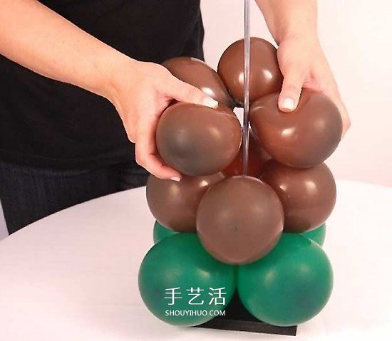 气球造型大树手工制作 植树节用气球做大树 -  www.shouyihuo.com