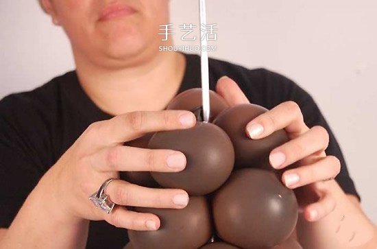 气球造型大树手工制作 植树节用气球做大树 -  www.shouyihuo.com