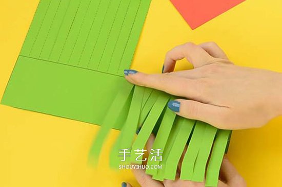 幼儿手工毛毛虫做法 卡纸制作毛毛虫简单教程 -  www.shouyihuo.com
