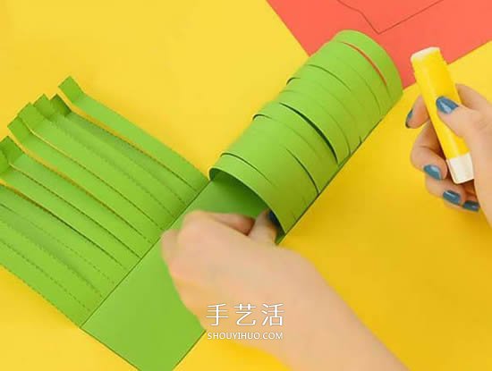 幼儿手工毛毛虫做法 卡纸制作毛毛虫简单教程 -  www.shouyihuo.com
