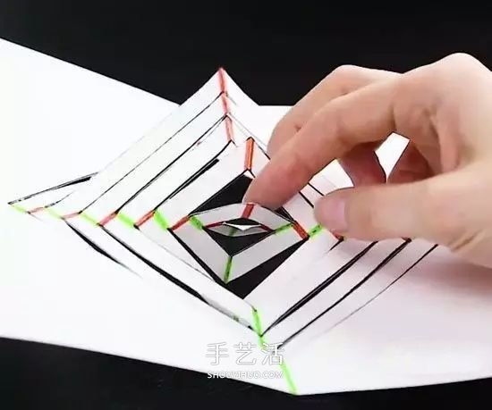 只用一张卡纸做3D旋转装置 打开闭合就会转动 -  www.shouyihuo.com