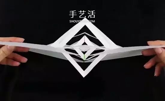 只用一张卡纸做3D旋转装置 打开闭合就会转动 -  www.shouyihuo.com