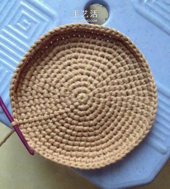 毛线收纳篮怎么编织 钩针编织圆形收纳筐图解 -  www.shouyihuo.com