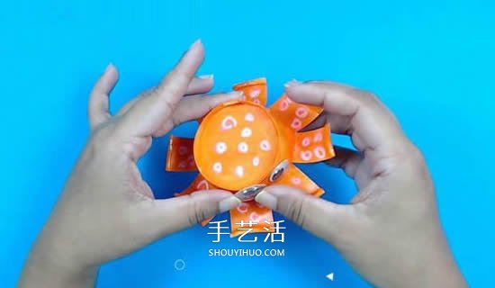 纸杯章鱼的制作方法 简单幼儿园小章鱼怎么做 -  www.shouyihuo.com