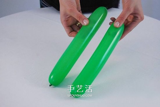 气球造型椰子树的做法 用气球手工制作椰子树 -  www.shouyihuo.com
