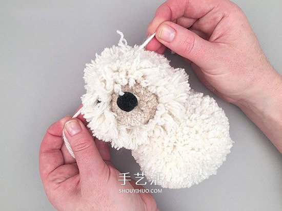 毛线球创意DIY 手工做一只超萌带披风的狗狗 -  www.shouyihuo.com
