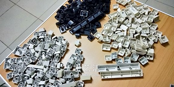 晚晨的创意DIY：废旧电脑键盘鼠标制作机器人 -  www.shouyihuo.com
