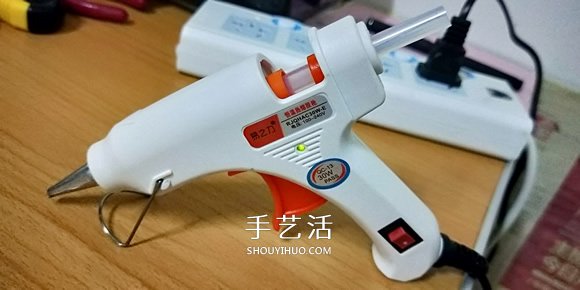 晚晨的创意DIY：废旧电脑键盘鼠标制作机器人 -  www.shouyihuo.com
