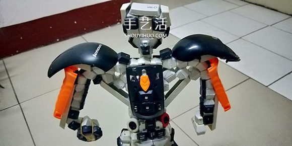 晚晨的创意DIY：废旧电脑键盘鼠标制作机器人 -  www.shouyihuo.com
