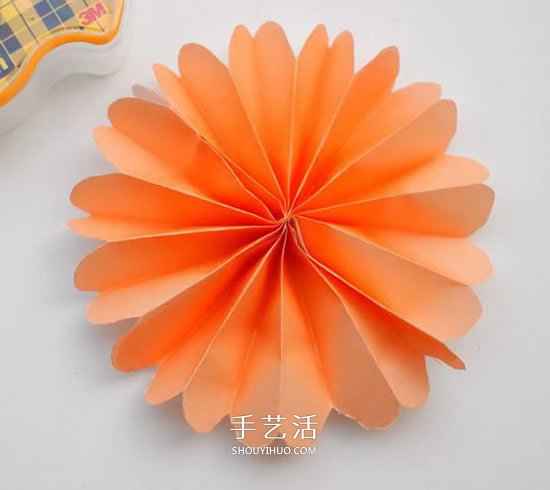幼儿园彩纸做花的教程 简单手工纸花制作方法 -  www.shouyihuo.com