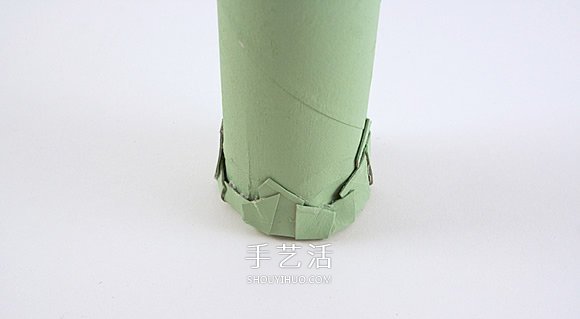 废物利用手工制作自由女神像和火炬的方法 -  www.shouyihuo.com