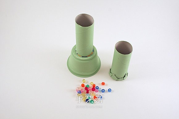 废物利用手工制作自由女神像和火炬的方法 -  www.shouyihuo.com