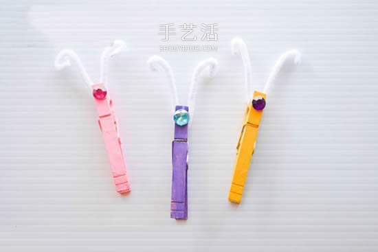 简单蛋糕纸蝴蝶的做法 幼儿手工蝴蝶制作教程 -  www.shouyihuo.com